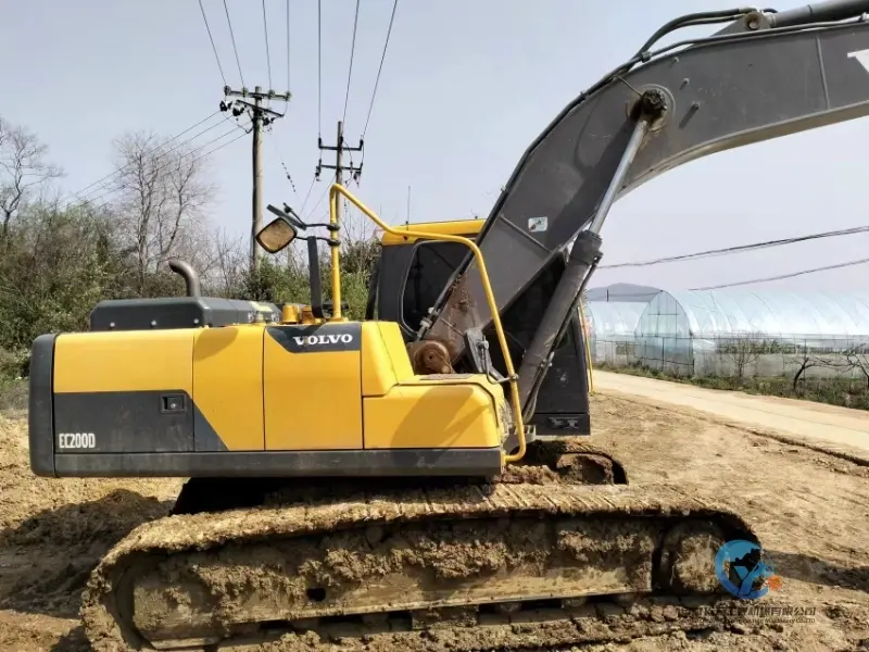 Used Excavator Volvo EC200D 3